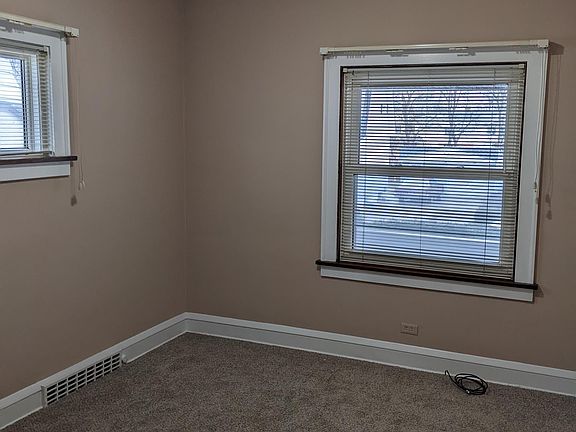 4th image of 8220 Vista Ave