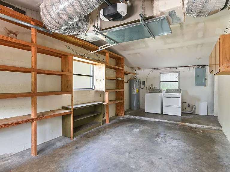 2107 Brookview Dr — Photo 29