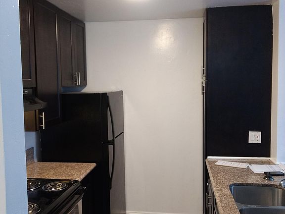 3rd image of 4225 42nd St APT 1