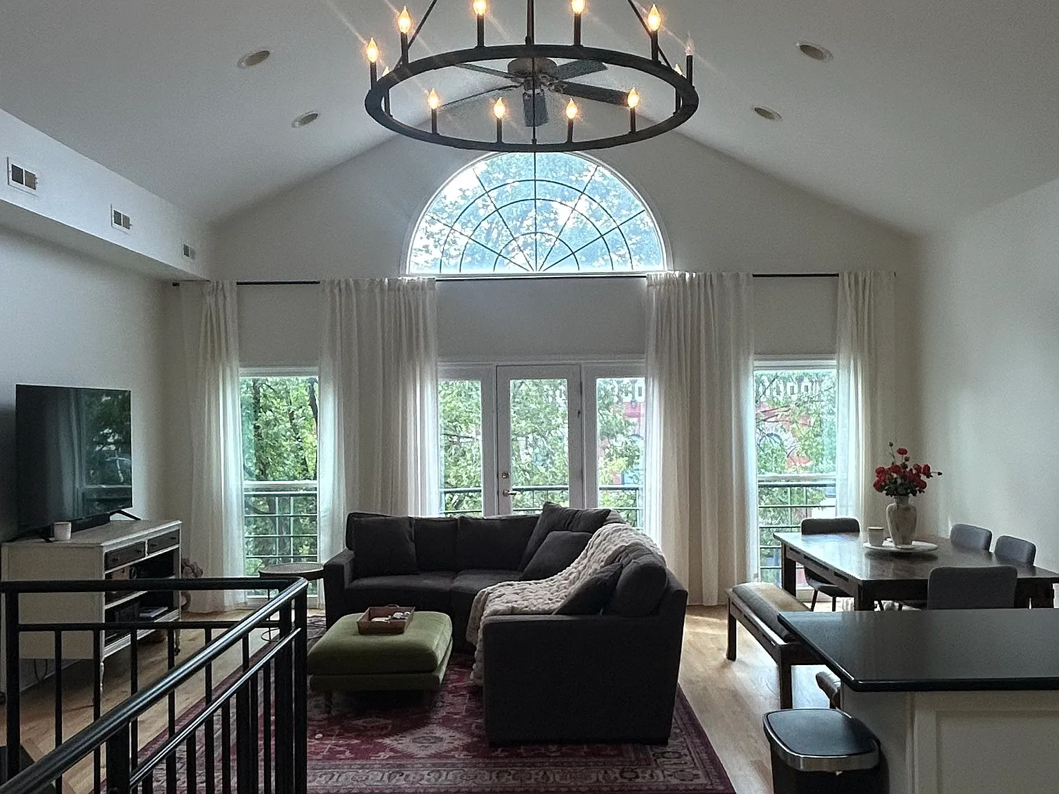 2 bed, 1410 sqft, $4,500 — Photo 1
