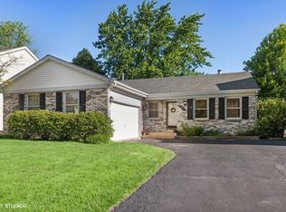 758 Laguna Rd, Crystal Lake, IL 60014