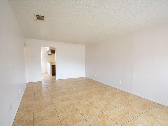 2nd image of 1129 Highbush Dr