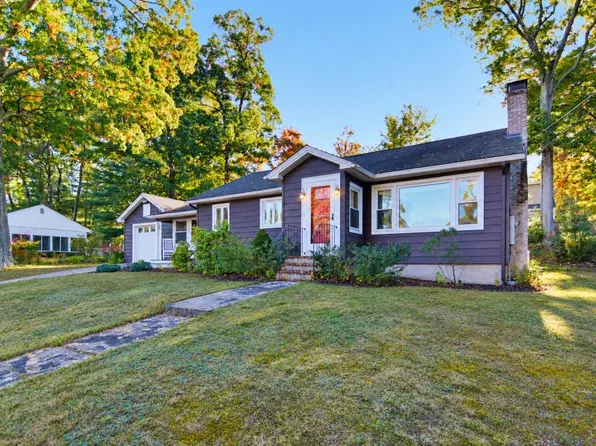 453 Oak Street, Manchester, NH 03104