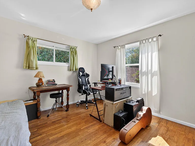 12805 Atlantic Ave — Photo 15