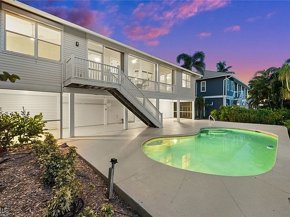 3rd image of 2321 Macadamia St
