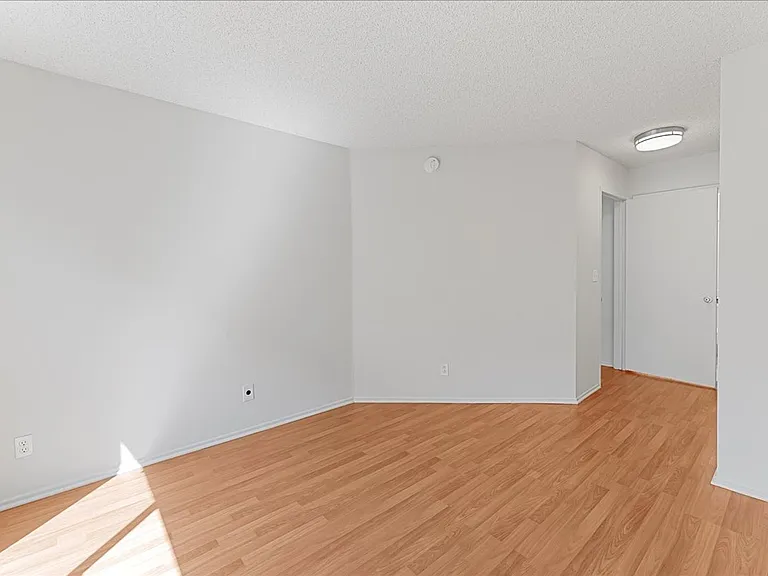 2433 Barry Ave #107 — Photo 15