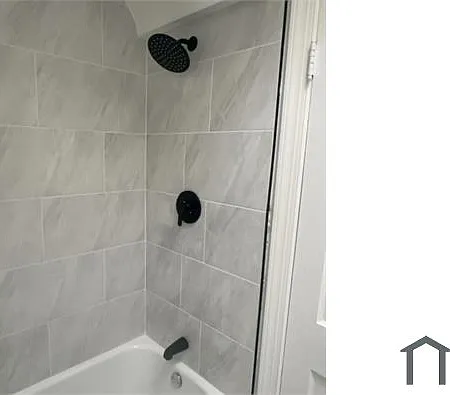 3 bed, 1471 sqft, $2,420 — Photo 2