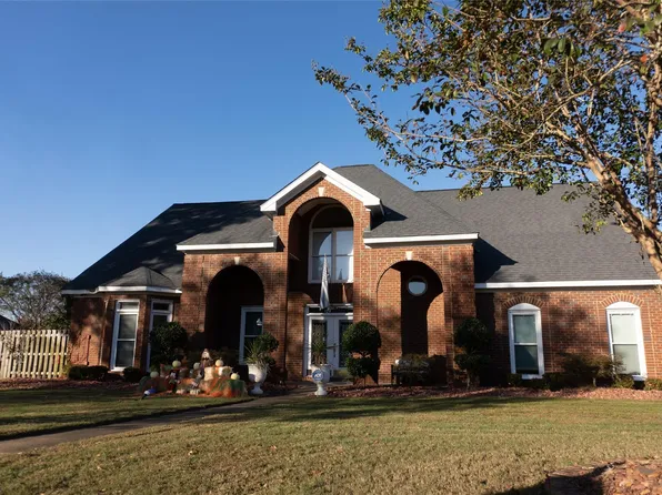532 Towne Lake Dr, Montgomery, AL 36117