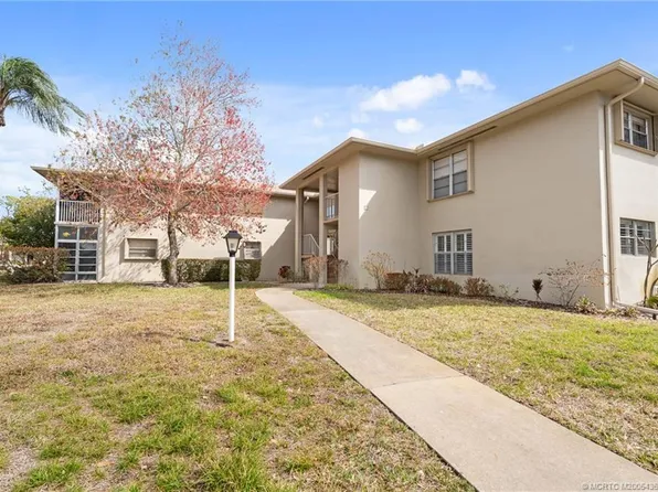 12 Lake Vista Trl APT 102, Port Saint Lucie, FL 34952