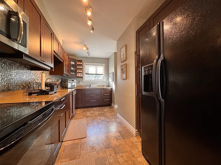 19 Dalzell Ave — Photo 8