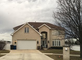 6327 Davane Ct, Downers Grove, IL 60516