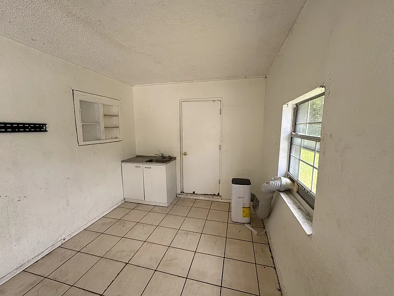148 Deacon Jones Blvd — Photo 7
