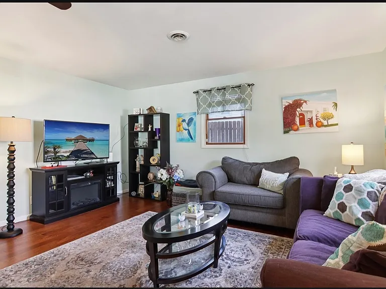 19617 Sycamore St — Photo 12