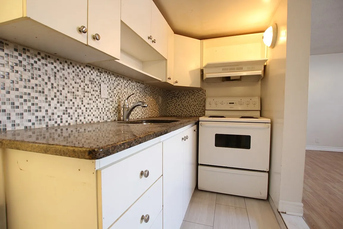3 Clover St — Photo 3