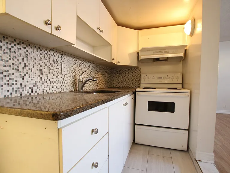 2422 Clover St #3 — Photo 3