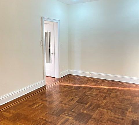 3rd image of 4433 Carpenter Ave APT 6