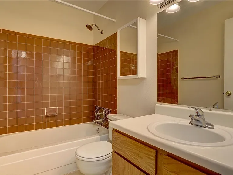 1201 Galapago St #110 — Photo 12