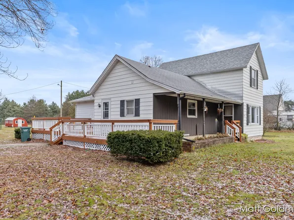 12363 Fillmore St, West Olive, MI 49460