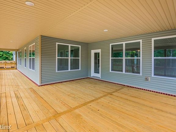 3rd image of 611 Inez Dr