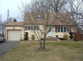 18 Stockton Rd, New Brunswick, NJ 08901