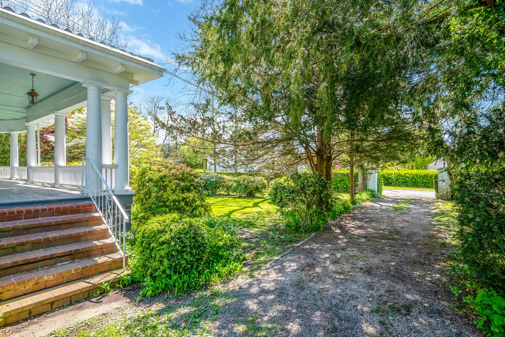 121 South Jamesport Ave, South Jamesport, NY 11970 Out East