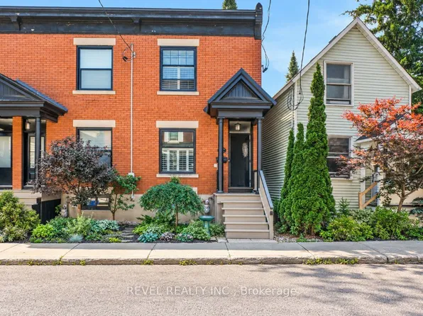 46 Newton St, Ottawa, ON K1S 2S7