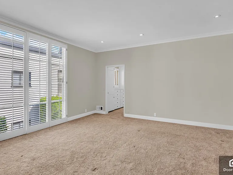 535 S Orange Grove Blvd #12 — Photo 12