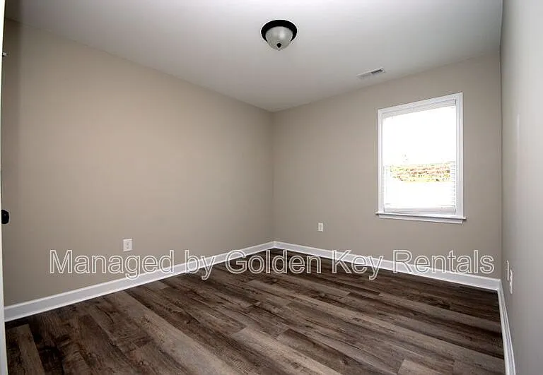 401 S Church St — Photo 10