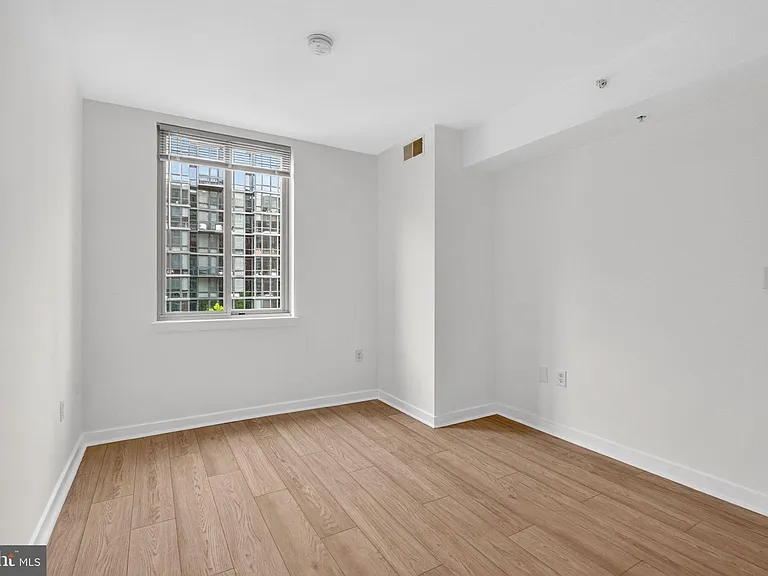 1000 New Jersey Ave SE #609 — Photo 20