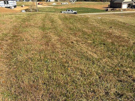 4th image of 380 Lone Oak Dr