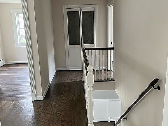 3rd image of 60 Beaver Dr