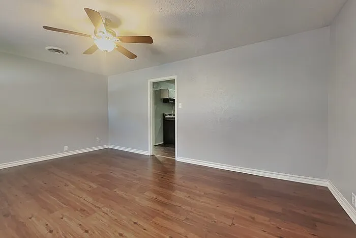 4 bed, 2.0 bath, 1550 sqft, $1,795 — Photo 4