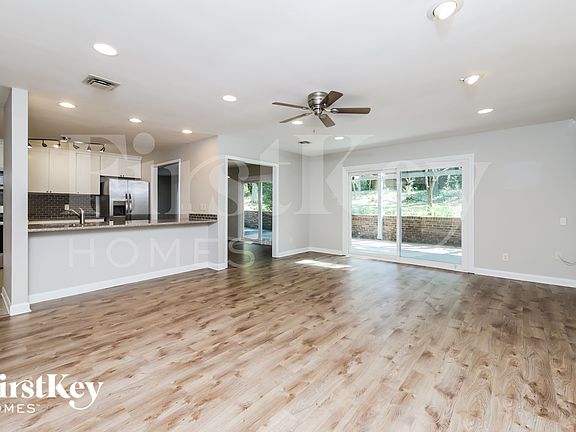5th image of 640 Valleybrook Ln