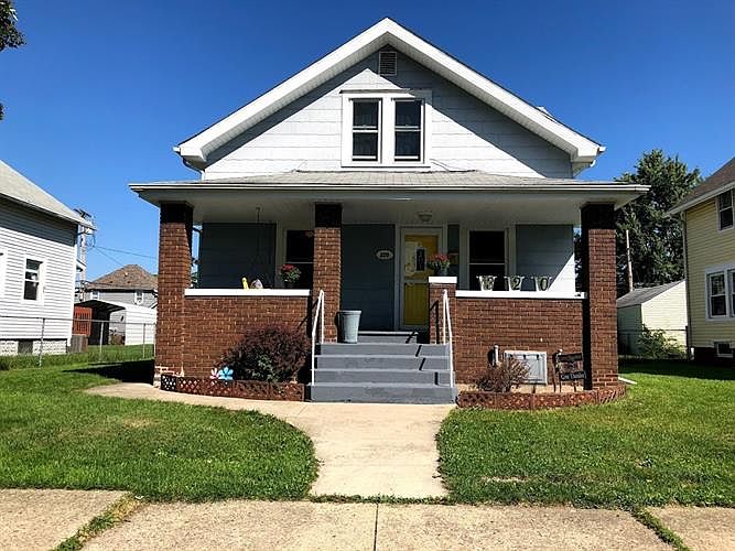 1st image of 320 E 12th St