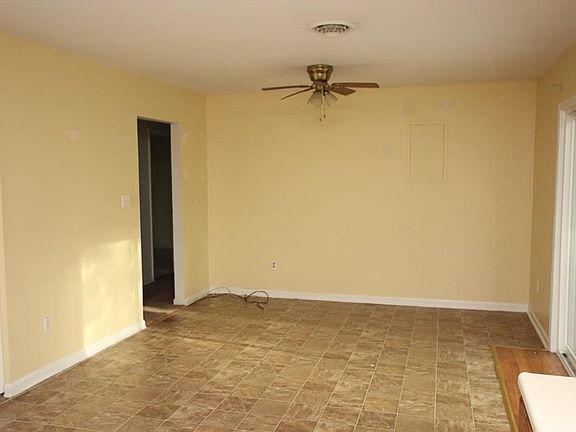 3rd image of 49 Lakewood Dr