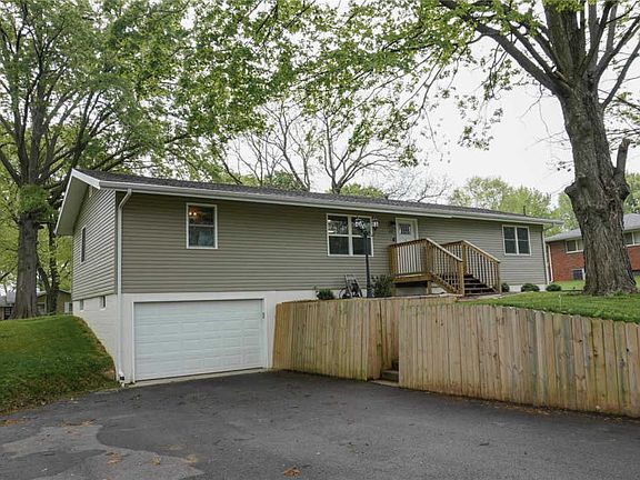 4th image of 62 Lucinda Dr