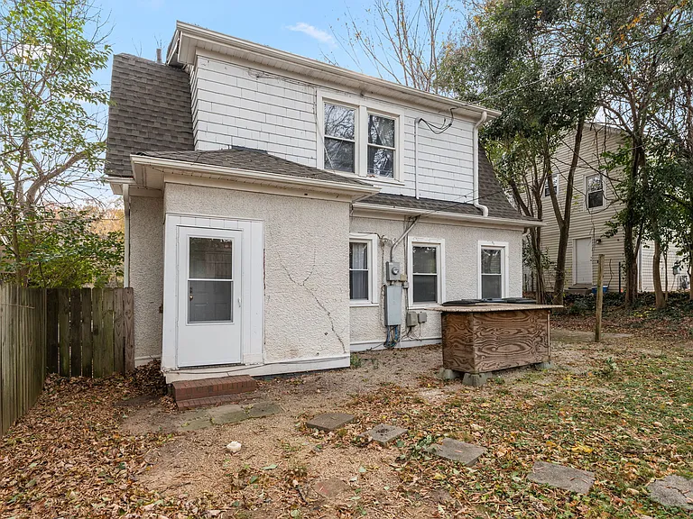 1402 W Market St #1402 — Photo 27