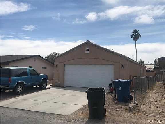 3rd image of 1430 Terrace Dr