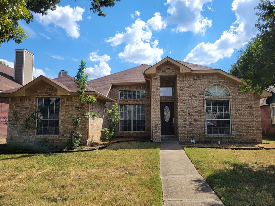 1st image of 2104 Birch Bnd