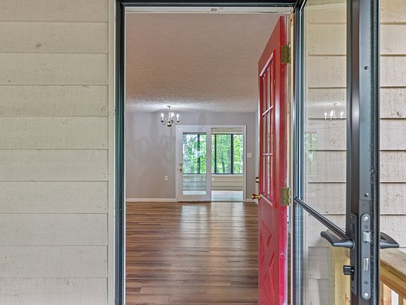 4th image of 103 Beale Court Dr