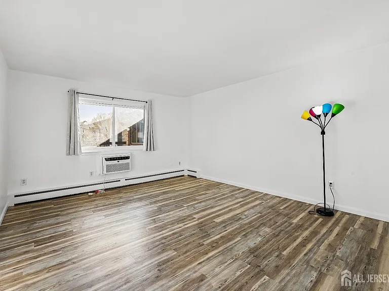128 Cricket Ln — Photo 16