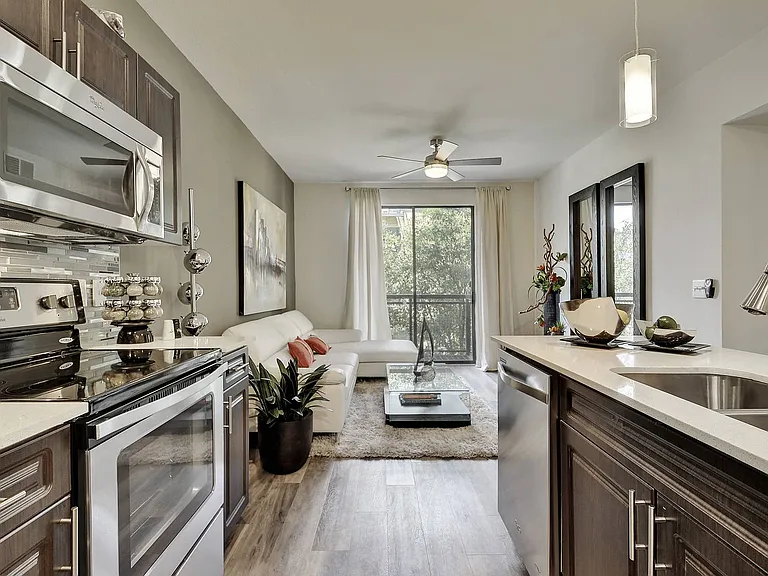 Residences at the Domain — Photo 9