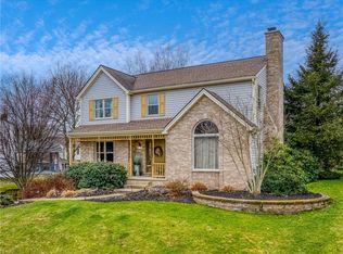 213 Meadowbrook Dr, Cranberry Township, PA 16066