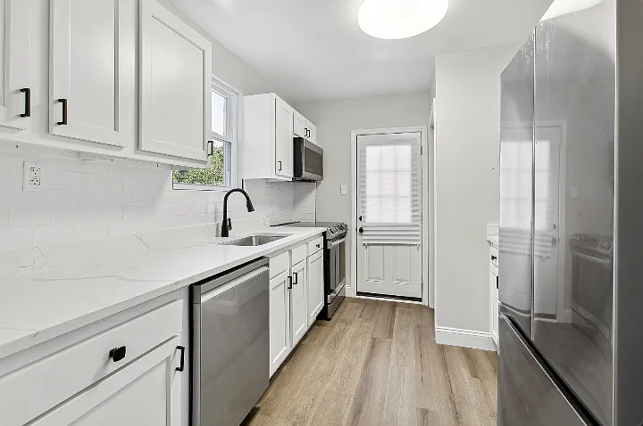 1513 N Kenwood Ave — Photo 9