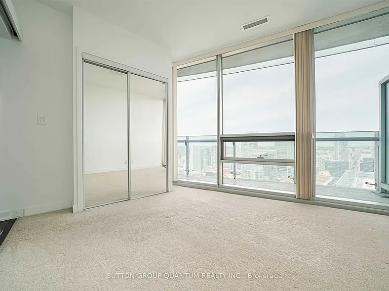 12 York St #5207 — Photo 14