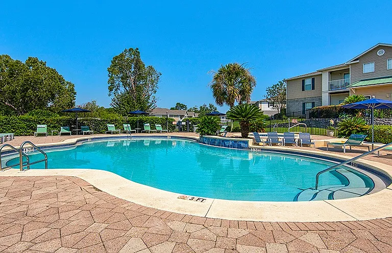 Marcus Pointe Grande Apartment Homes — Photo 38