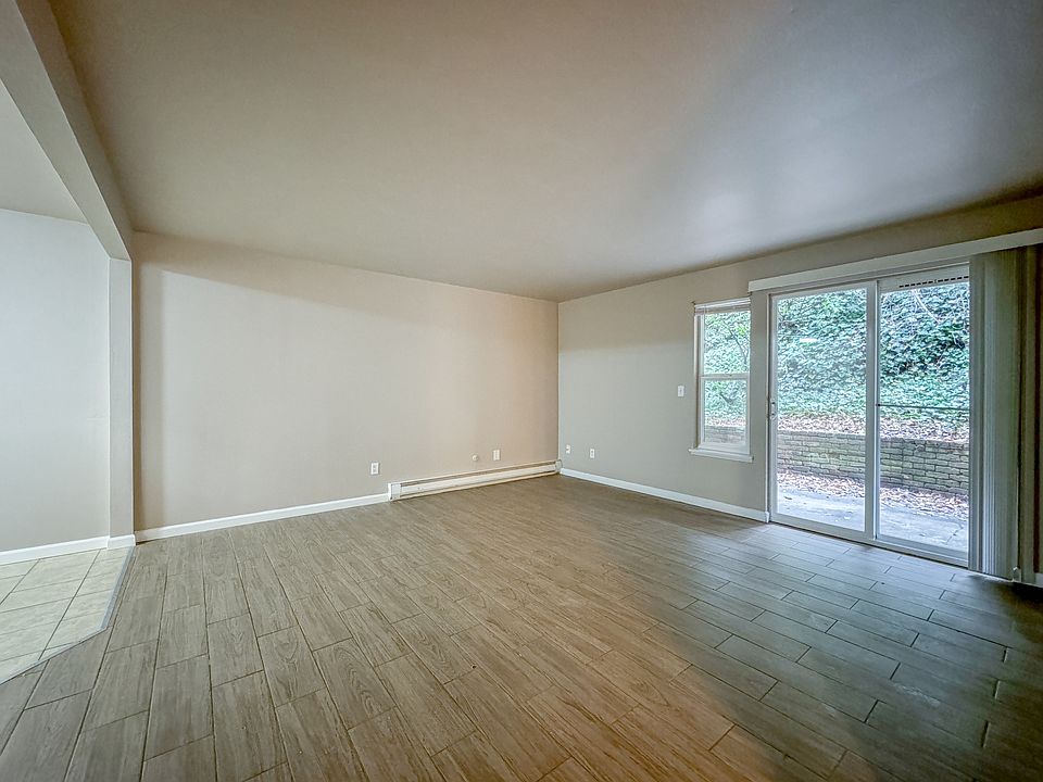 1st image of 22521 30th Ave S APT 2
