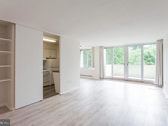 2nd image of 604-36 S Washington Sq #304