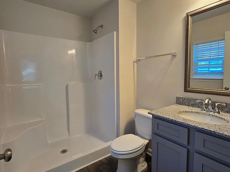 1128 Russell Ave — Photo 10