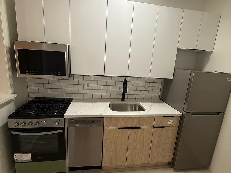 476 Central Ave #2L — Photo 1